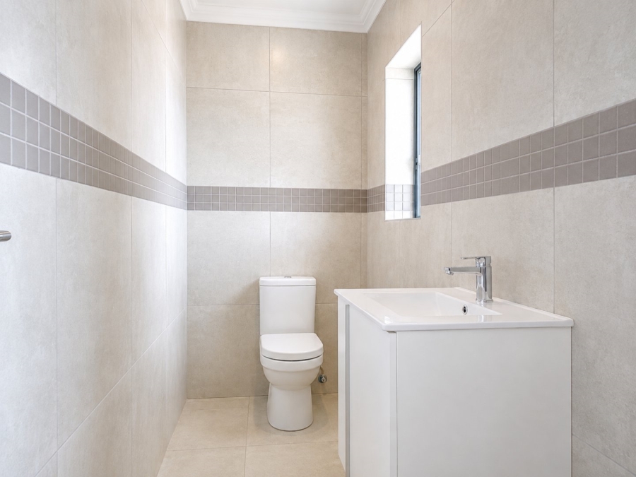 3 Bedroom Property for Sale in Fraaiuitsig Western Cape